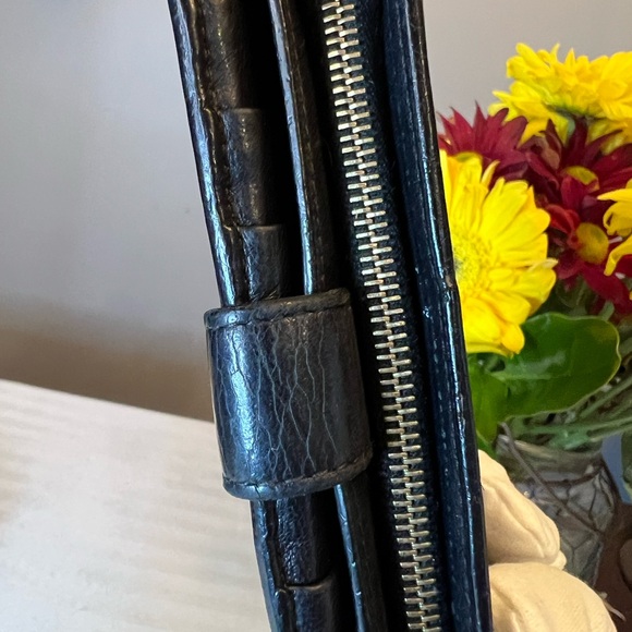 BOTTEGA VENETA Intrecciato Black Kisslock Wallet with Zipper Compartment - Picture 7 of 16